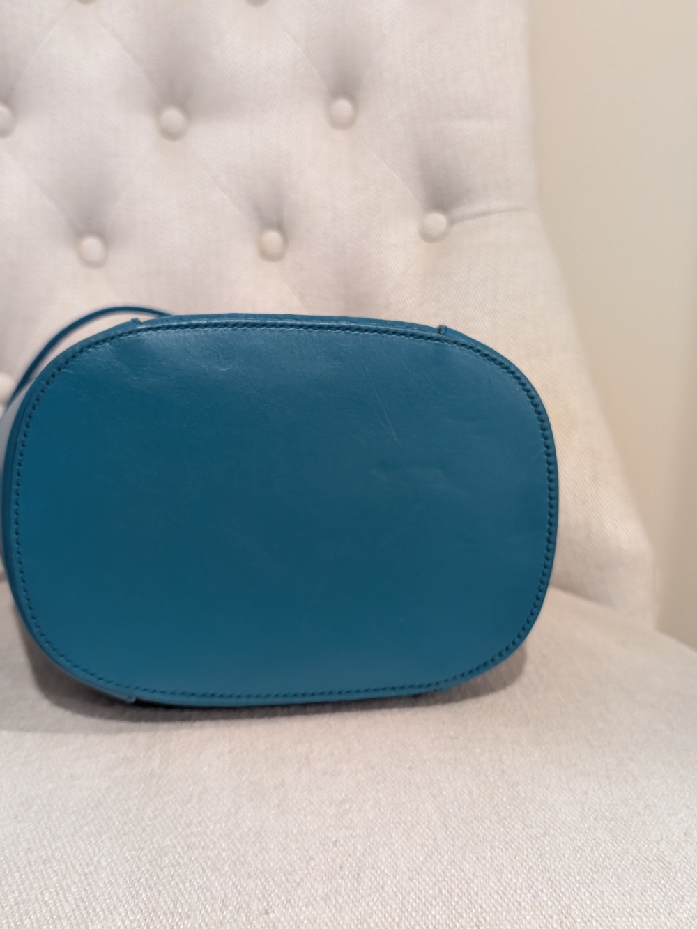 Gucci Bucket Bag! - Picture 6 of 17